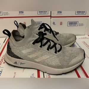 Adidas Women’s Athletic Running Tennis Shoes Terrex Parley Grey Black Size 11 28